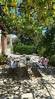 Green Yard Retreat - Family Getaway in Sidari Corfu