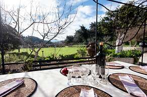 Green Yard Retreat - Family Getaway in Sidari Corfu