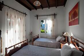 Green Yard Retreat - Family Getaway in Sidari Corfu