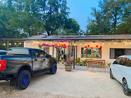 Ruby House, 3 Bedroom Apartment, Beachside