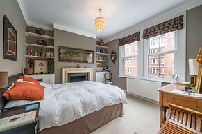 Modern flat near Battersea Park