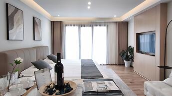 CC LUX Suites in Piraeus Port