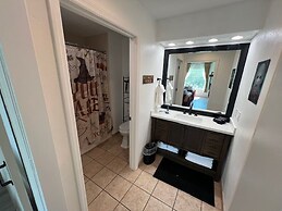 Univeral Disney Epic Shuttle