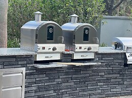 Univeral Disney Epic Shuttle