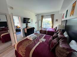 Univeral Disney Epic Shuttle