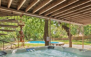 5BR Relaxation Haven Hot Tub Pool Table Fun M