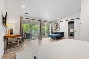 5BR Relaxation Haven Hot Tub Pool Table Fun M