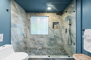 5BR Relaxation Haven Hot Tub Pool Table Fun M