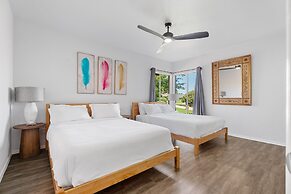 5BR Relaxation Haven Hot Tub Pool Table Fun M