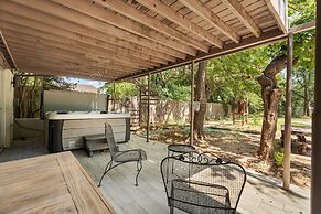 5BR Relaxation Haven Hot Tub Pool Table Fun M