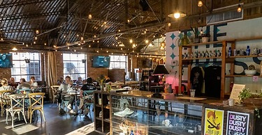 6BR Retreat Comfort Convenience Kitchen 16