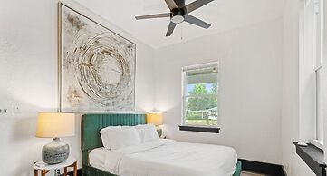 6BR Retreat Comfort Convenience Kitchen 16