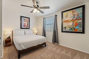 Spacious Lakefront View With Hot Tub and Pool NH