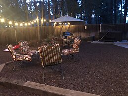 Home In The Pines Near Downtown w Hottub