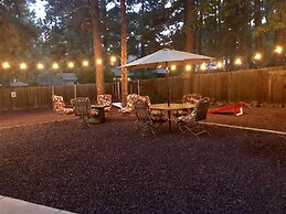 Home In The Pines Near Downtown w Hottub