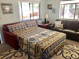 Home In The Pines Near Downtown w Hottub