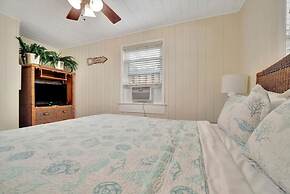 Stones Throw Beachside Bungalow 2 AT THE Beach