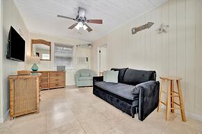 Stones Throw Beachside Bungalow 2 AT THE Beach