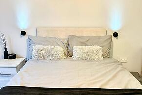 2br-sleeps4-citycentre-parking-rooftop