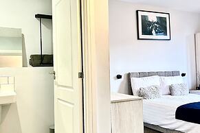2br-sleeps4-citycentre-parking-rooftop