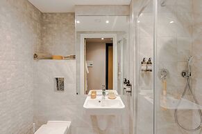 Waterside Living I Luxe Apartments