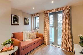 Waterside Living I Luxe Apartments