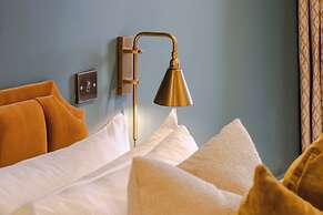 Waterside Living I Luxe Apartments