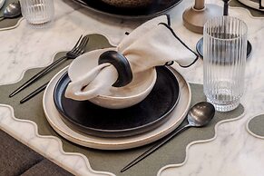 Waterside Living I Luxe Apartments