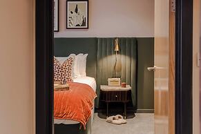 Waterside Living I Luxe Apartments