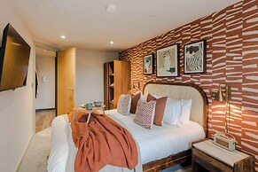 Waterside Living I Luxe Apartments