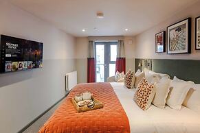 Waterside Living I Luxe Apartments