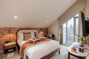 Waterside Living I Luxe Apartments