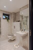 Waterside Living I Luxe Apartments