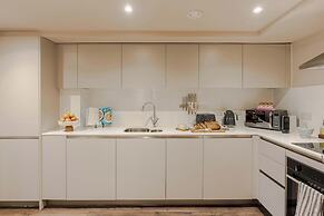 Waterside Living I Luxe Apartments