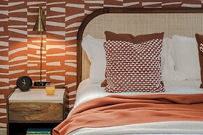 Waterside Living I Luxe Apartments