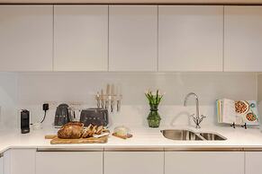 Waterside Living I Luxe Apartments