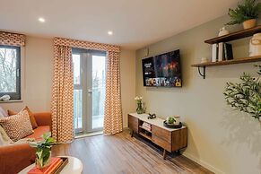 Waterside Living I Luxe Apartments