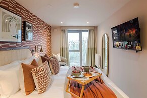 Waterside Living I Luxe Apartments