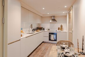 Waterside Living I Luxe Apartments