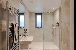 Waterside Living I Luxe Apartments