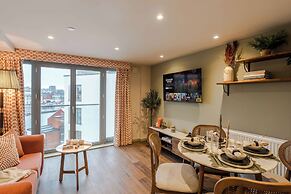 Waterside Living I Luxe Apartments