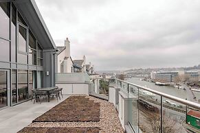 Waterside Living I Luxe Apartments