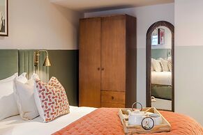 Waterside Living I Luxe Apartments