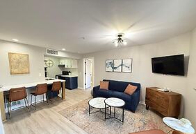 NEW Central Buckhead Apt Atlanta Gem