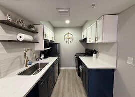 NEW Central Buckhead Apt Atlanta Gem