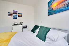 Homesly Guest Rooms - Self Checkin