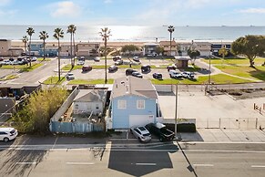 Steps to the Beach Firepit Patio Long-term Newport Beach Stay Coastal 