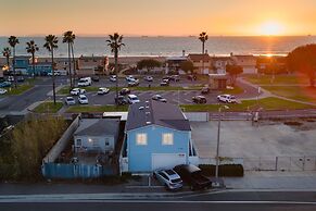 Steps to the Beach Firepit Patio Long-term Newport Beach Stay Coastal 