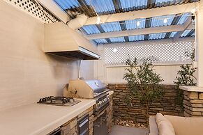 Steps to the Beach Firepit Patio Long-term Newport Beach Stay Coastal 