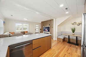 Elvi s Beach House Unit B